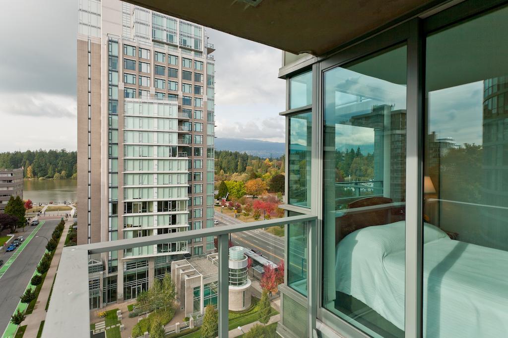 Lord Stanley Suites On The Park Vancouver Exterior foto